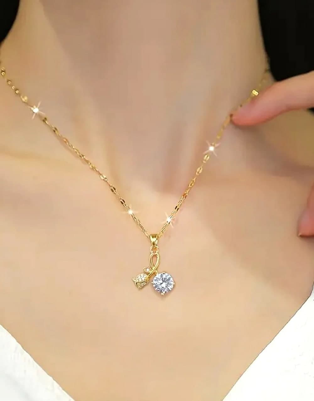 Romantic Rose Crystal Pendant Necklace